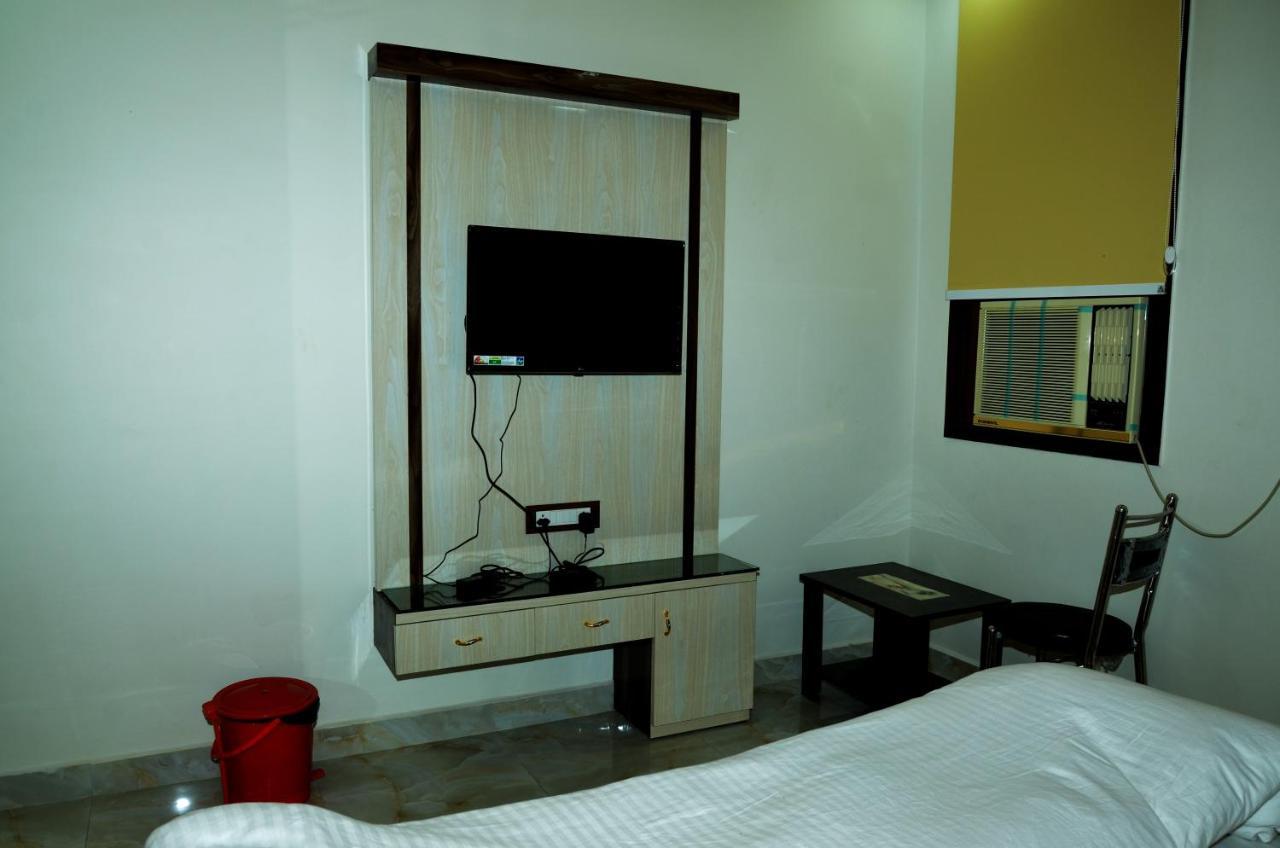 Hotel Paradise Inn Auraiya Dış mekan fotoğraf